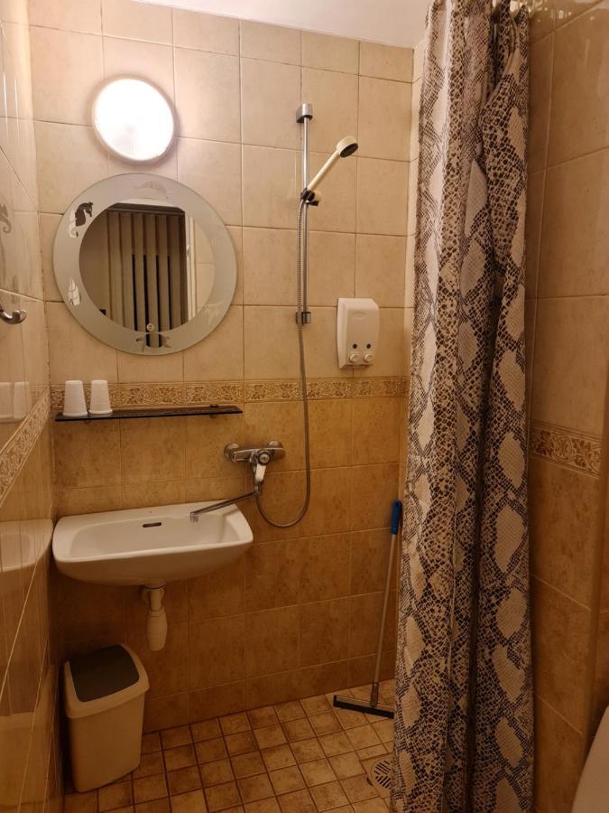 Felixi Maja Hotel Viljandi  Bagian luar foto